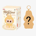 Blind box Labubu Popmart Have a Seat com arte fofa e personagem surpresa em formato de pelúcia sentada
